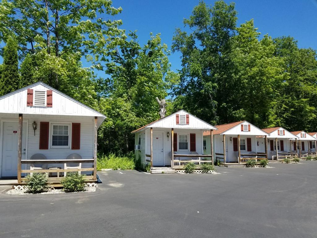 Seven Dwarfs Cabins - White Cabin Лейк Джордж Екстериор снимка